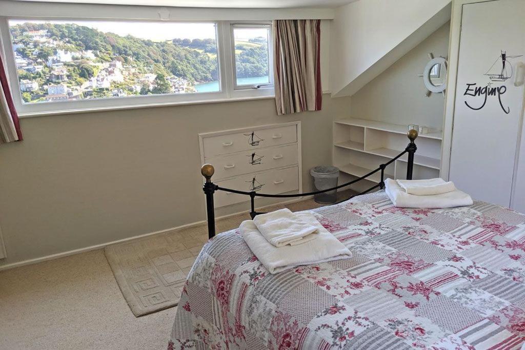 Out To Sea - Stunning Views, Elevated Position With Onsite Parking Villa Dartmouth Kültér fotó